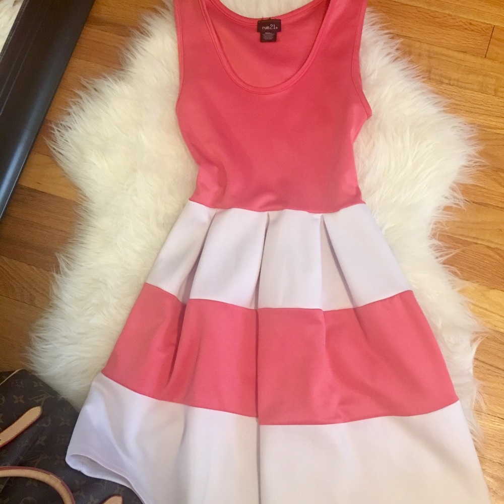 Pink and white dress🤍